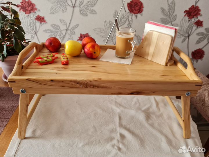 Сервировочный поднос из дерева