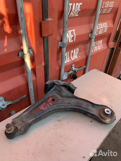 Рычаг передний нижний левый W638 V-class Vito