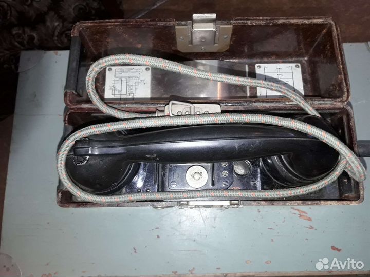 Старинный телефон