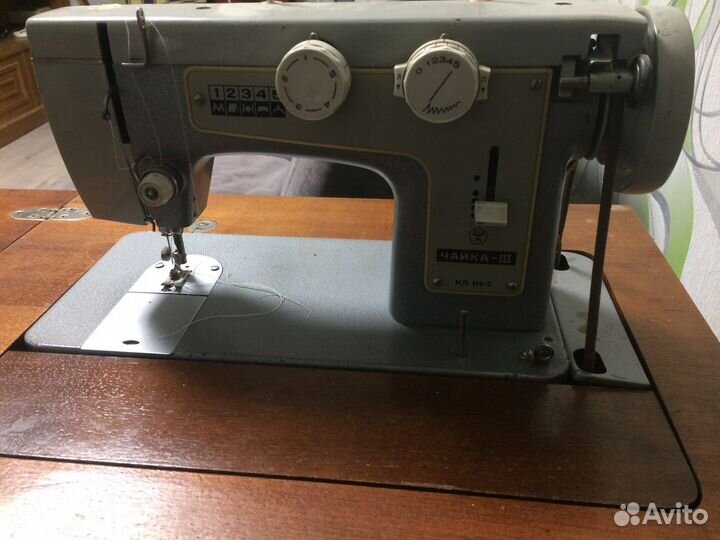 Швейная машина чайка 142