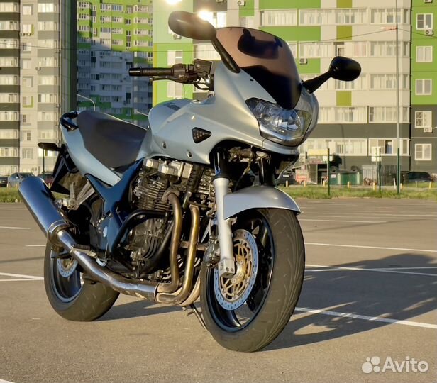 Kawasaki ZR-7S 2003 простой и надёжный японец