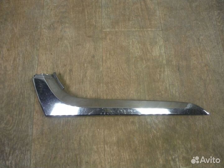 Хром накладка фары правой Toyota Alphard 2018