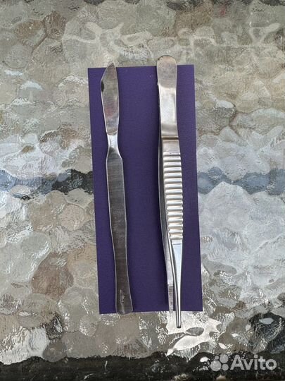 Пинцет и скальпель