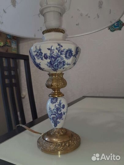 Старинная настольная лампа