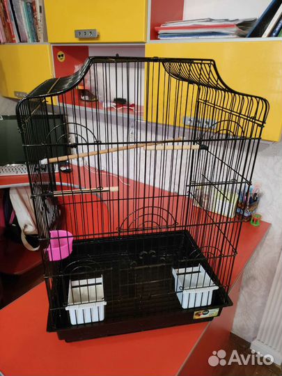 Продам клетку для среднего попугая