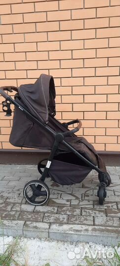 Прогулочная коляска Carrello Bravo