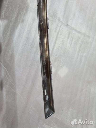 Молдинг бампера передний правый Geely Atlas Pro