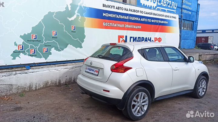 Кнопка аварийной сигнализации Nissan Juke (F15) 25