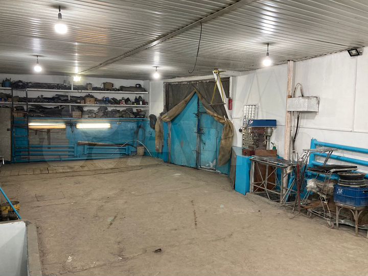 Гараж, > 30 м²