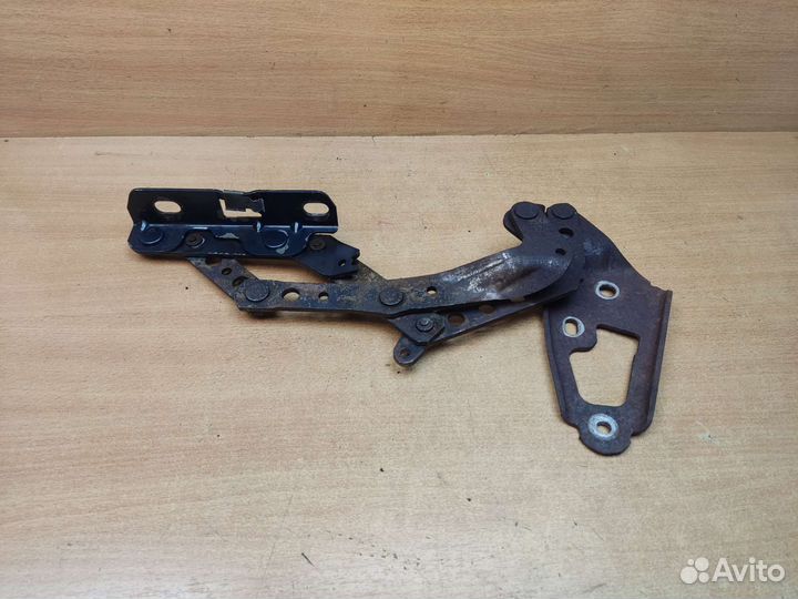 Петля капота правая, Volvo 960