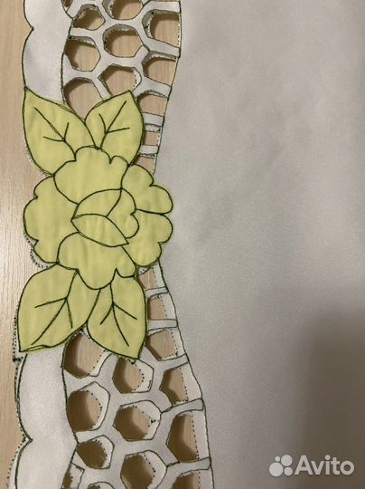 Скатерть 2 шт., у каждой по 4 салфетки