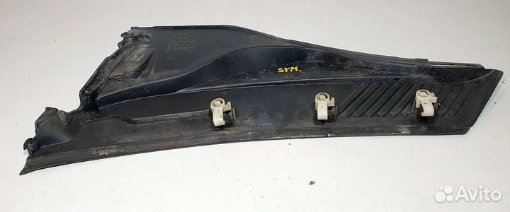 Решетка стеклоочистителя правая Renault Symbol