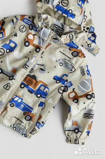 Ветровка для мальчика HM 134/140 новая с бирками