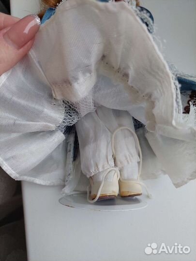 Кукла фарфоровая коллекционная