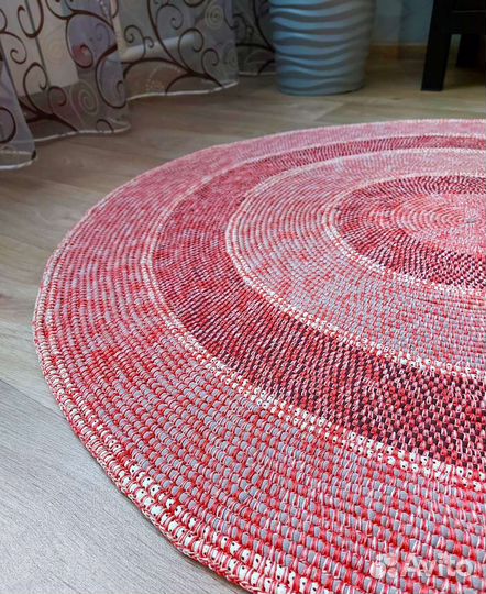 Ковер вязаный ручной работы