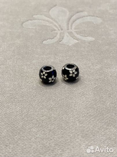 Украшение шарм