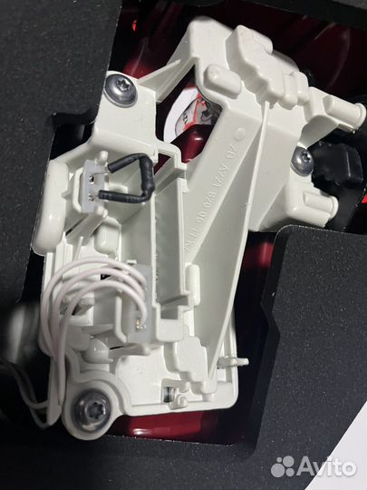 Правый стоп фонарь Mercedes W221 с дефектом