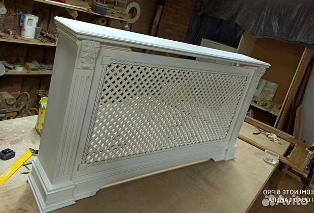 Экран решетка на батарею из массива дерева