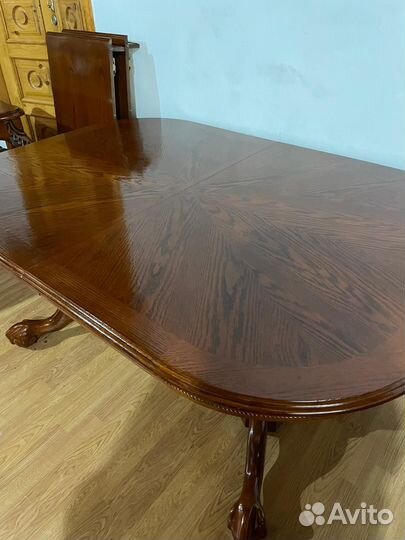 Стол Малайзия чистое