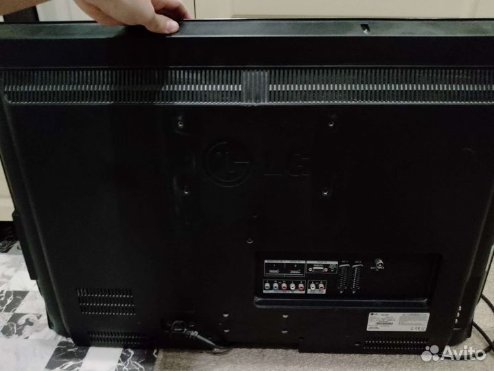 Телевизор LG 32LC52