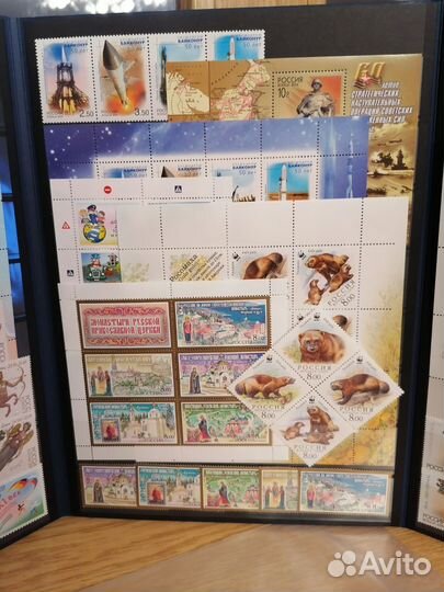 Годовой набор марок России 2004г., в худ. обложке
