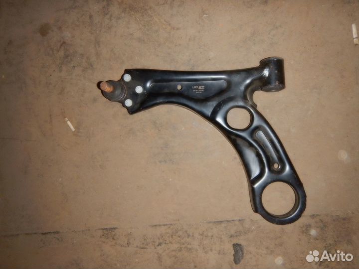 Рычаг передний левый Chevrolet Aveo Т300