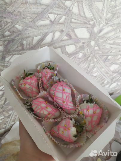 Клубника в шоколаде набор, букеты, Трайфлы и др