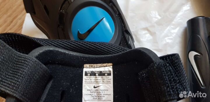 Щитки футбольные Nike T90 + насос