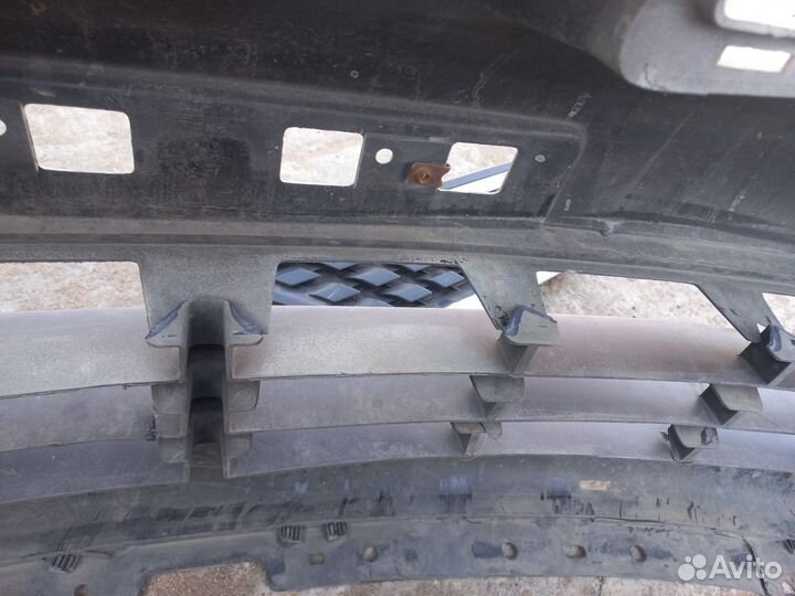 Продам бампер передний ниссан тиида