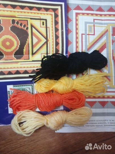 Вышитый коврик 36*50 см