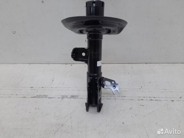 Амортизатор передний правый Toyota Camry 70