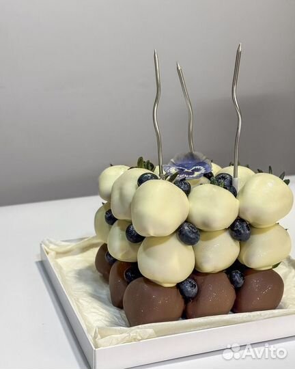 Торт из клубники в шоколаде