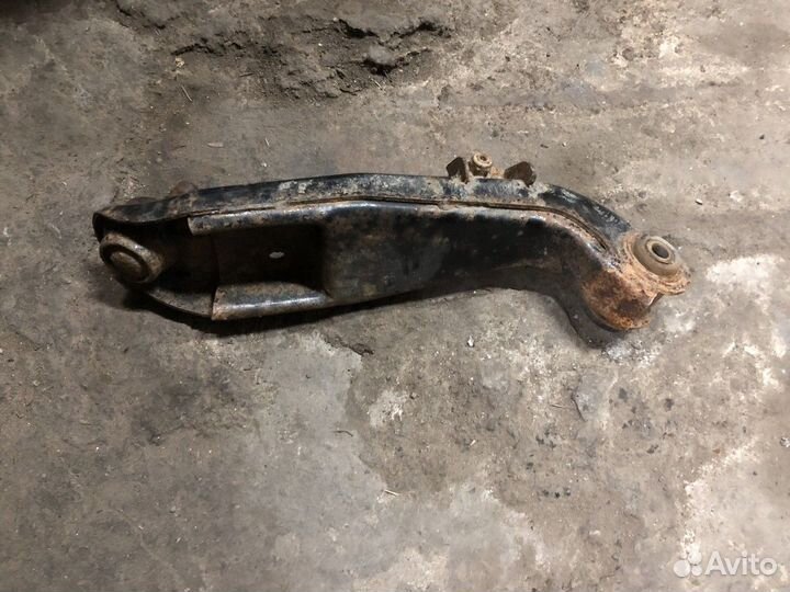 Рычаг подвески передний левый