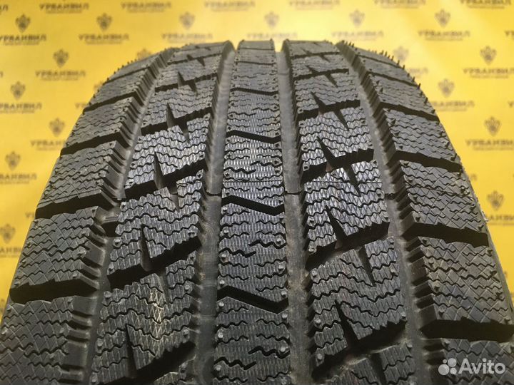 Marshal I'Zen Ice King KW21 215/60 R16 95Q