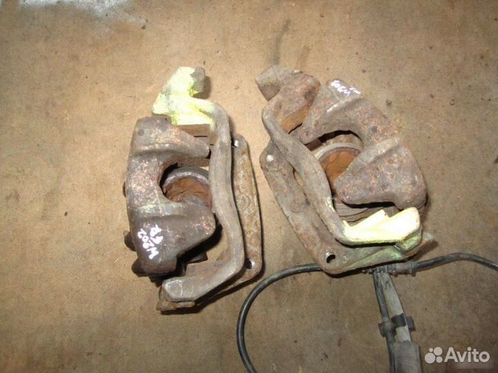 Тормозной суппорт передний Mercedes-Benz C-Class