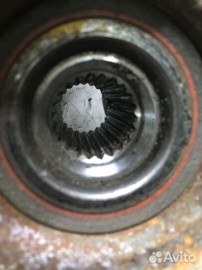 Кулак (цапфа) передний левый Chevrolet Aveo T 255