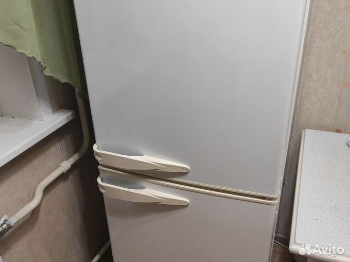 Холодильник Stinol