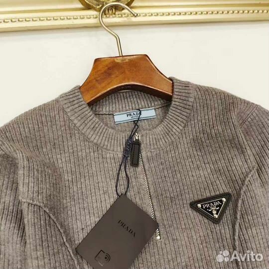 Свитер Prada