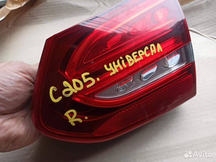 Фонарь крышки багажника правый Mercedes-Benz