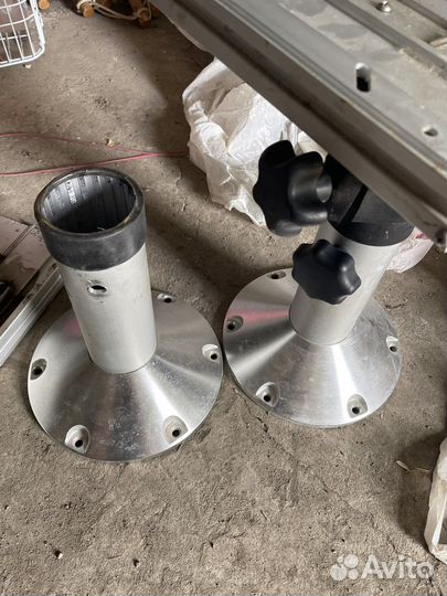 Стойки для сидений в катер