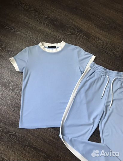 Костюм спортивный