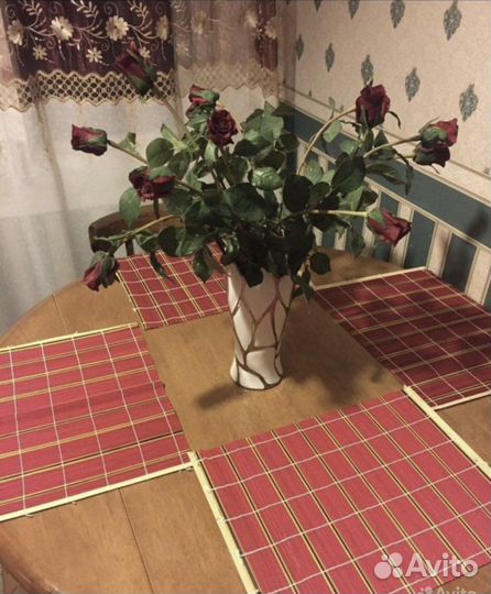 Льняная скатерть (винтаж), фоторамки, бамбук салф