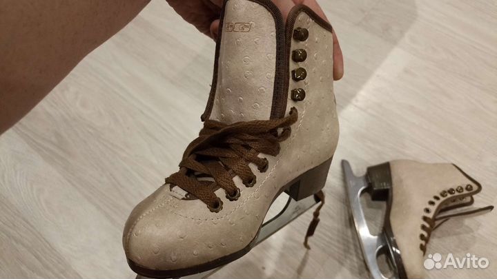 Коньки фигурные Iguana Beige 33размер