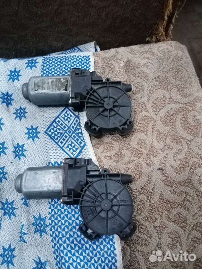 Передний правый моторчик стеклоподъемника рено мег