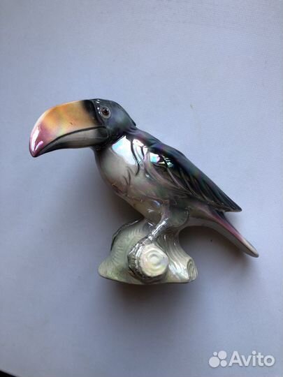 Статуэтка птицы