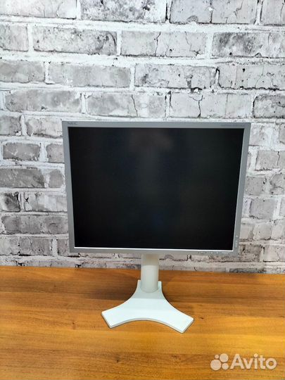 Монитор NEC 21 диагональ