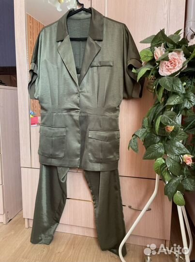 Костюм женский