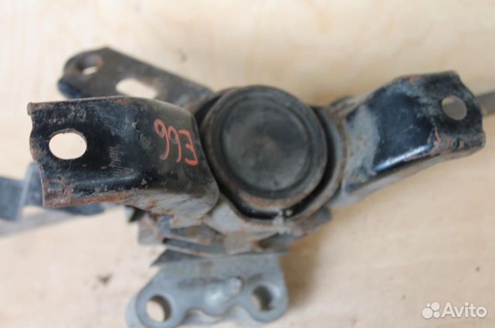 Опора двигателя правая toyota corolla ZRE151