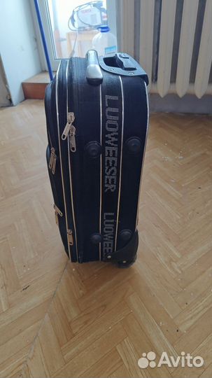Чемодан на колесах