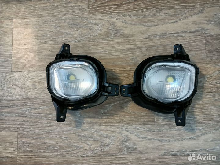 Фара противотуманные левая-правая
